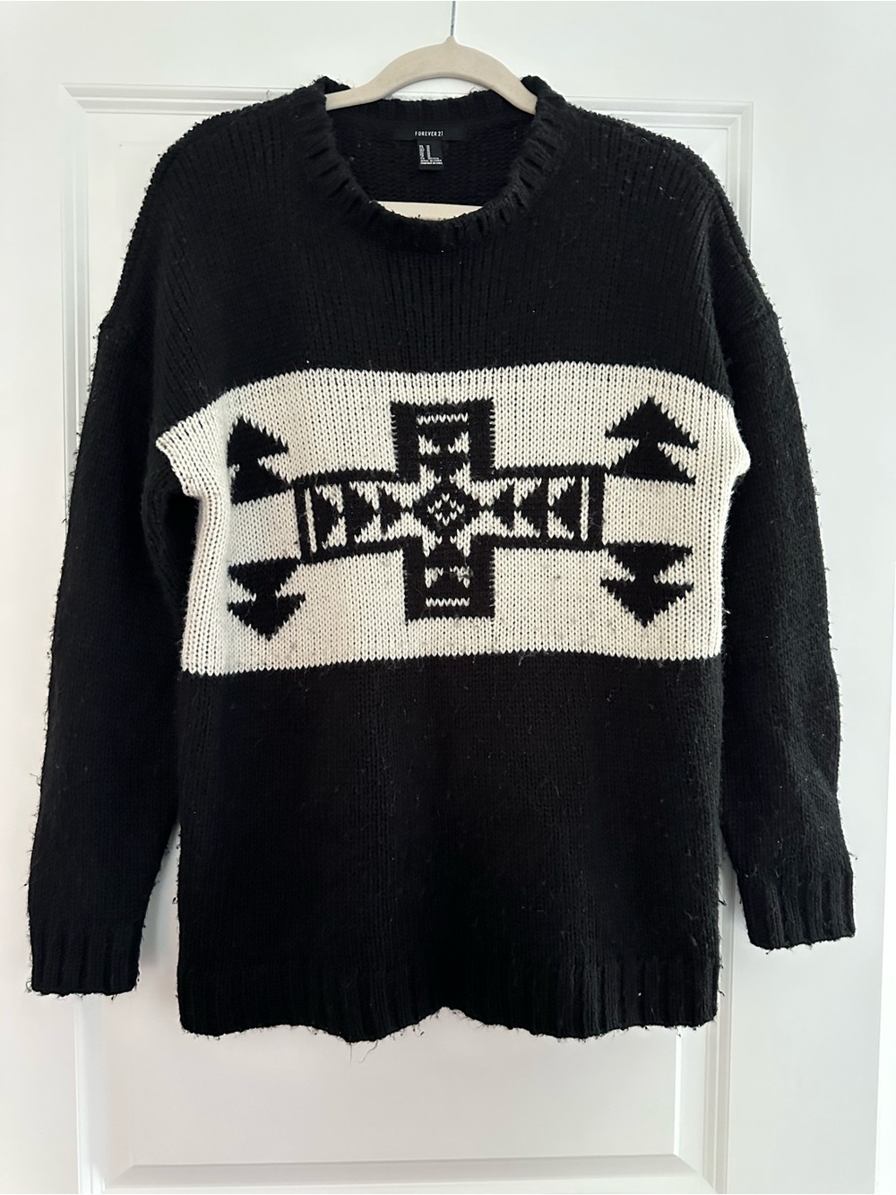 Women’s Black & White Graphic Crewneck Sweater